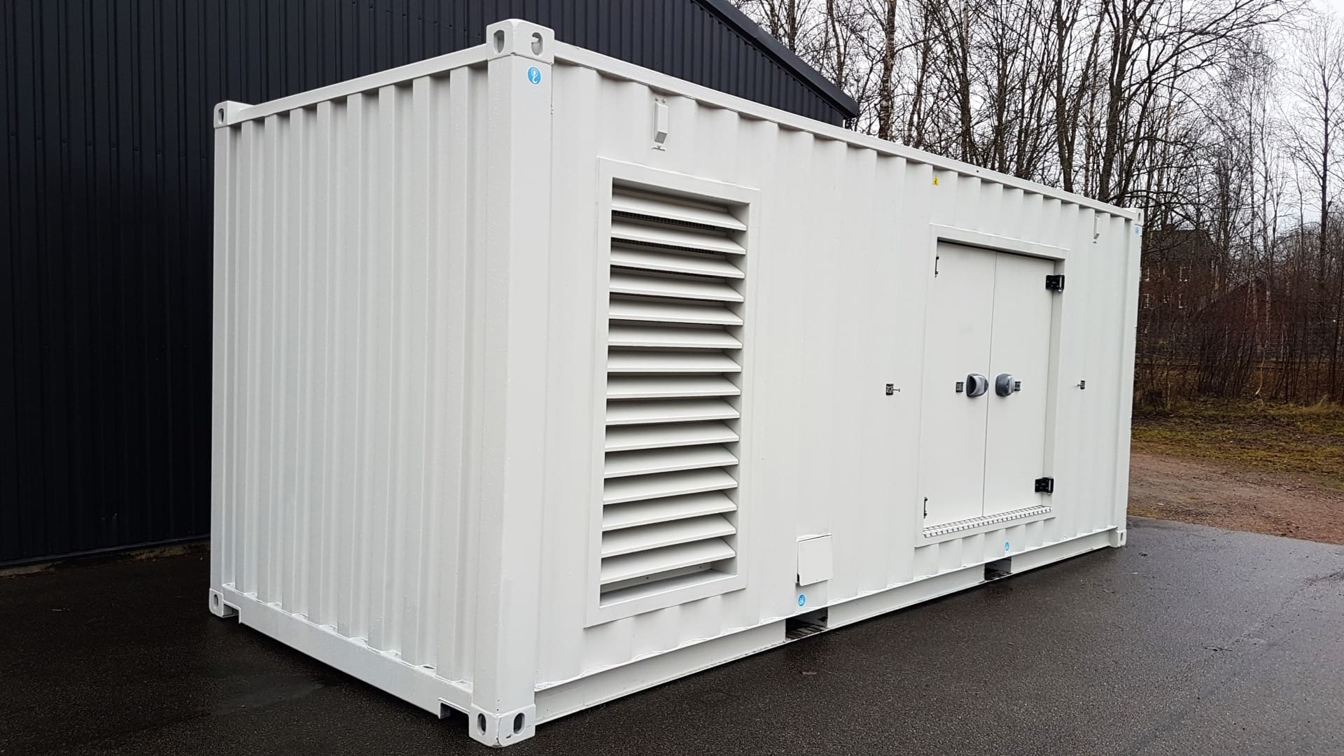 Containerbyggt reservkraftverk som drivs av biogas